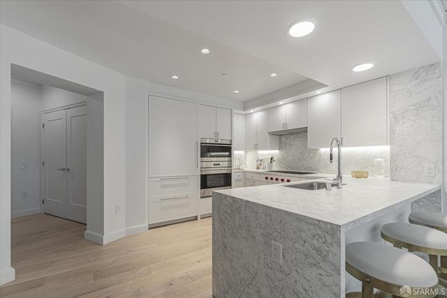 875 California Street 202, San Francisco, CA 94108