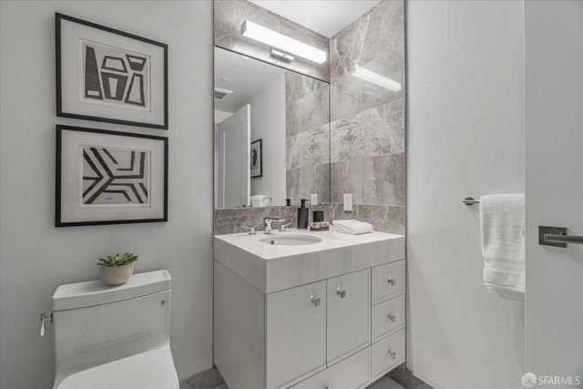 875 California Street 202, San Francisco, CA 94108