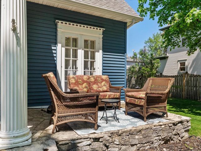 1010 St. Clair STREET, Manitowoc, WI 54220
