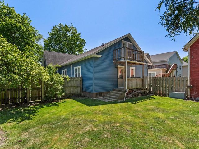 1010 St. Clair STREET, Manitowoc, WI 54220