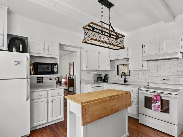 1010 St. Clair STREET, Manitowoc, WI 54220