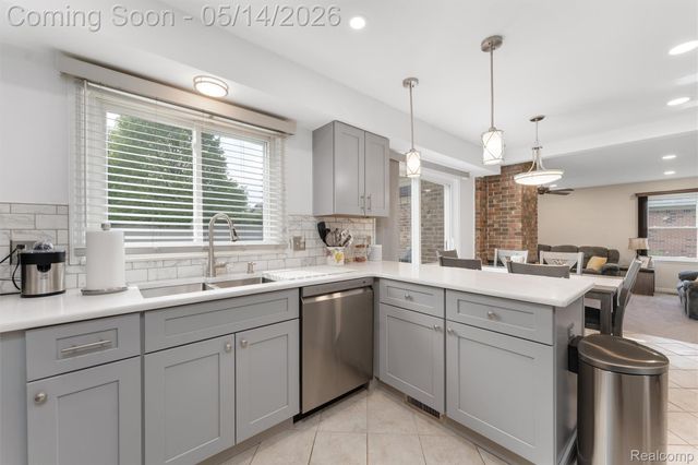 7225 Camelia Court, Canton Charter Township, MI 48187