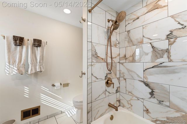 7225 Camelia Court, Canton Charter Township, MI 48187