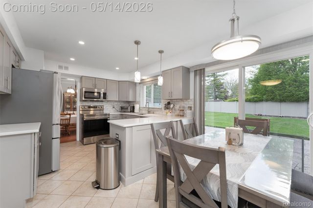 7225 Camelia Court, Canton Charter Township, MI 48187