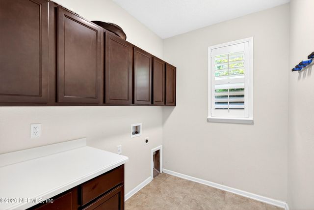 222 SARAH ELIZABETH Drive, St. Johns, FL 32259