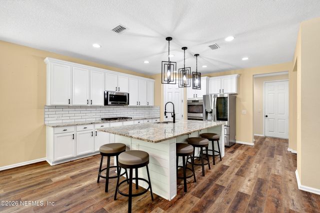 222 SARAH ELIZABETH Drive, St. Johns, FL 32259