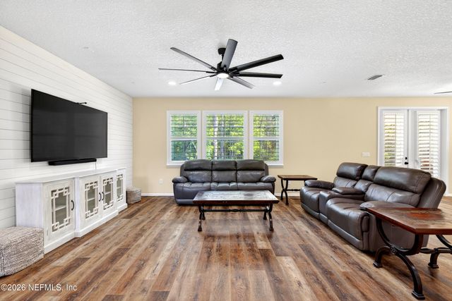 222 SARAH ELIZABETH Drive, St. Johns, FL 32259