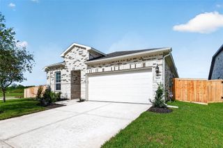 5105 Redbud Valley Dr, Pearland, TX 77584