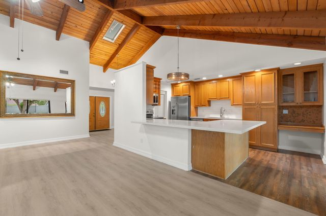 21111 Escondido Way, Boca Raton, FL 33433