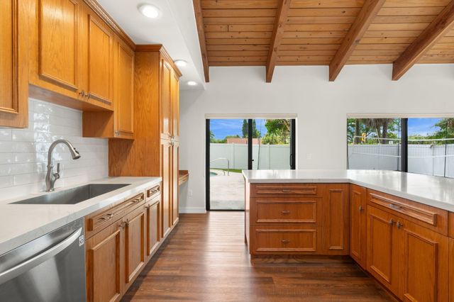 21111 Escondido Way, Boca Raton, FL 33433