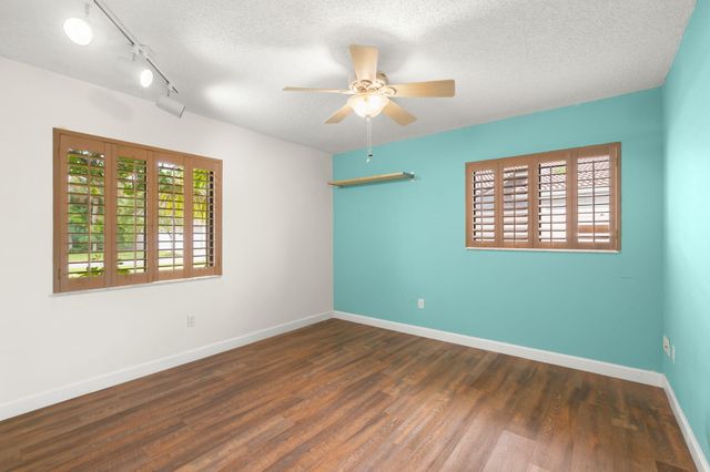 21111 Escondido Way, Boca Raton, FL 33433