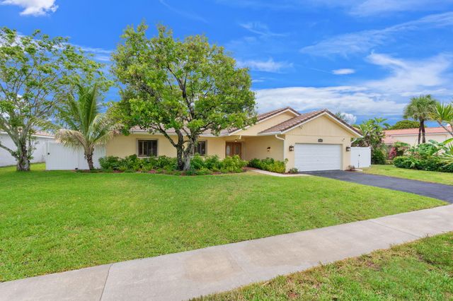 21111 Escondido Way, Boca Raton, FL 33433