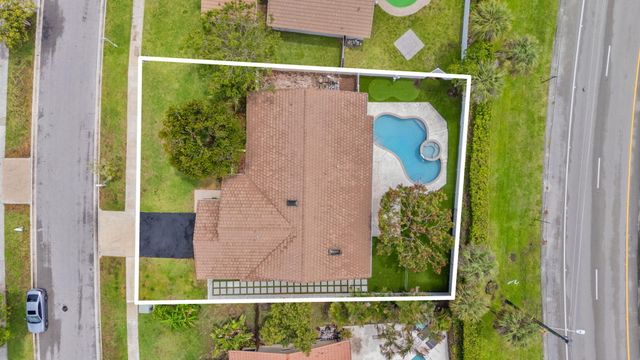 21111 Escondido Way, Boca Raton, FL 33433