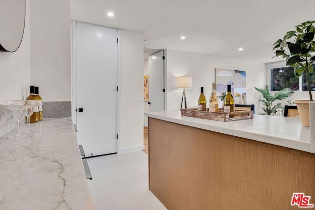 6050 Canterbury Drive E313, Culver City, CA 90230