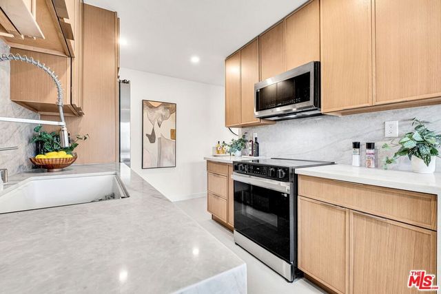 6050 Canterbury Drive E313, Culver City, CA 90230