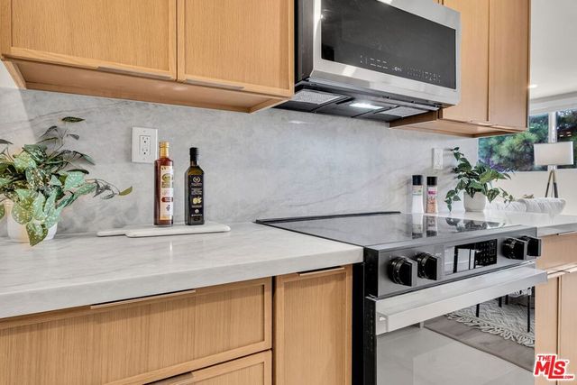 6050 Canterbury Drive E313, Culver City, CA 90230