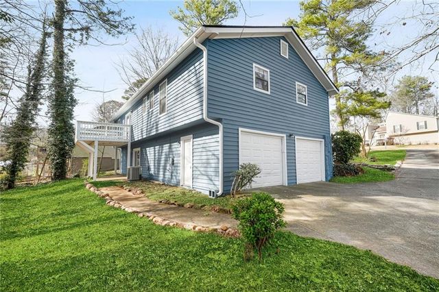 6595 Oakwood Drive, Douglasville, GA 30135