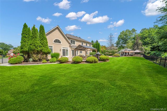 12 Stone Meadow Lane, Suffern, NY 10901