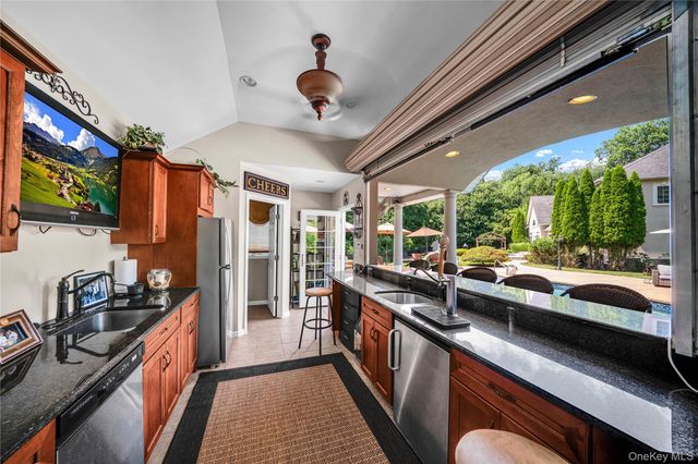 12 Stone Meadow Lane, Suffern, NY 10901