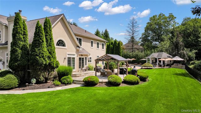 12 Stone Meadow Lane, Suffern, NY 10901