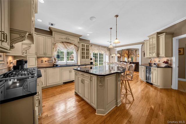 12 Stone Meadow Lane, Suffern, NY 10901