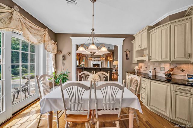 12 Stone Meadow Lane, Suffern, NY 10901