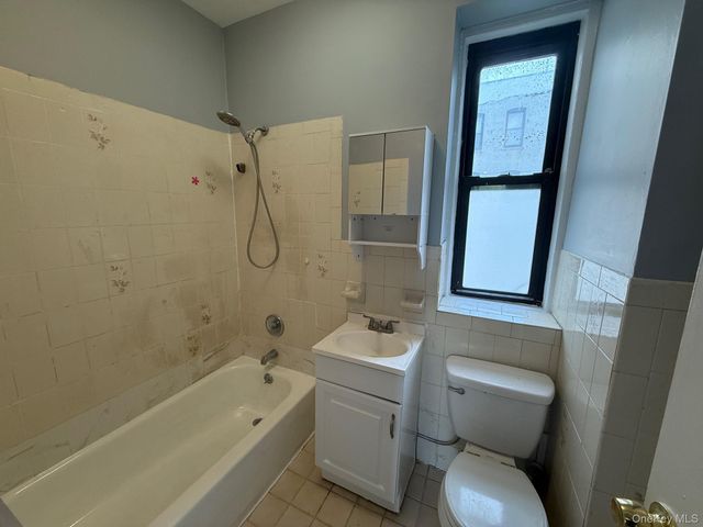 24-65 38th Street 9C, Astoria, NY 11103