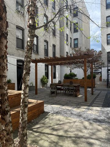 24-65 38th Street 9C, Astoria, NY 11103