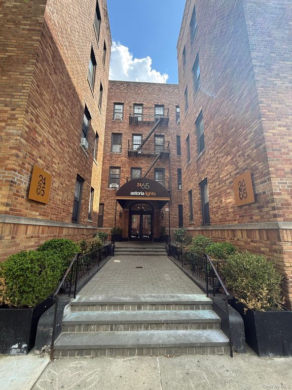24-65 38th Street 9C, Astoria, NY 11103