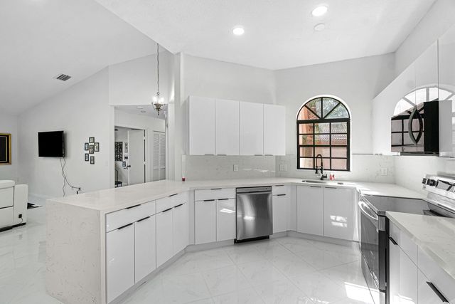 5171 EUROPA Drive G, Boynton Beach, FL 33437