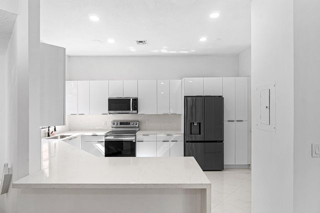 5171 EUROPA Drive G, Boynton Beach, FL 33437