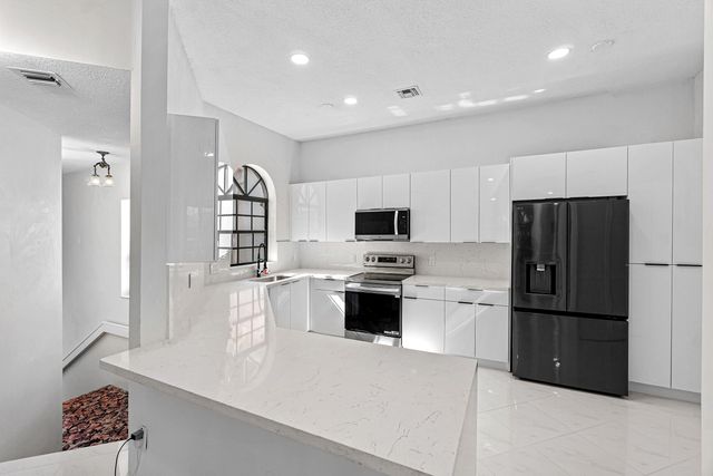 5171 EUROPA Drive G, Boynton Beach, FL 33437