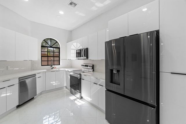 5171 EUROPA Drive G, Boynton Beach, FL 33437
