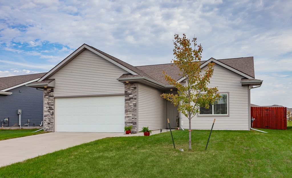 975 Locust Street, Waukee, IA 50263
