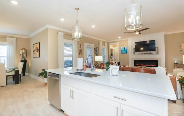 1947 Refuge Cir, Gulf Breeze, FL 32563