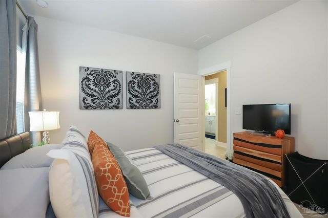 1947 Refuge Cir, Gulf Breeze, FL 32563