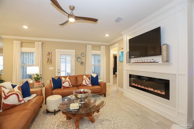 1947 Refuge Cir, Gulf Breeze, FL 32563