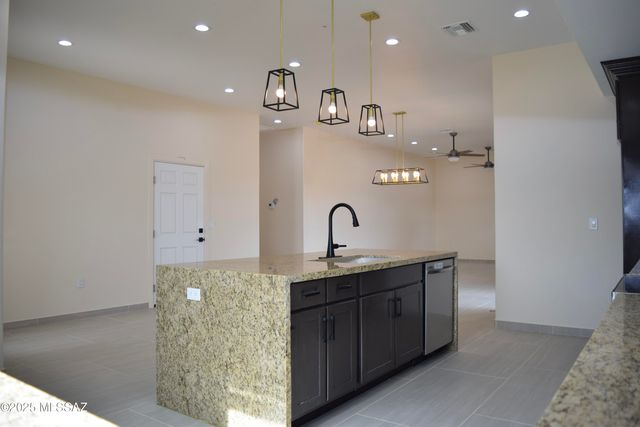 462 Calle Cipres, Rio Rico, AZ 85648