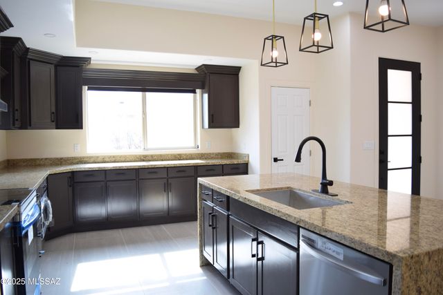 462 Calle Cipres, Rio Rico, AZ 85648