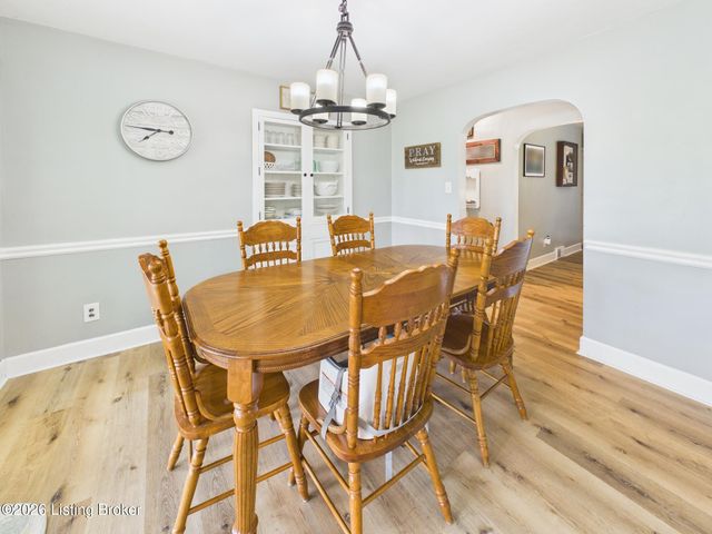 7 Settlers Trace Rd, Louisville, KY 40291