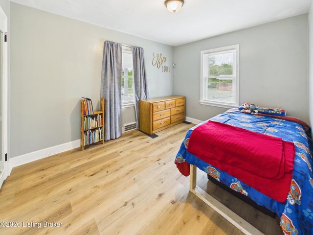 7 Settlers Trace Rd, Louisville, KY 40291