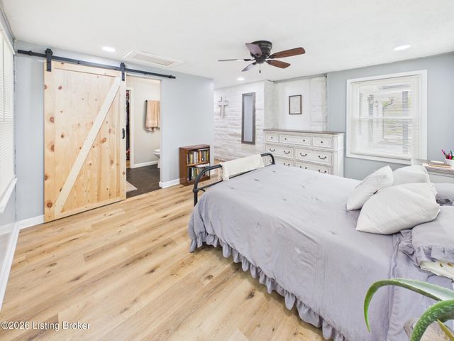 7 Settlers Trace Rd, Louisville, KY 40291