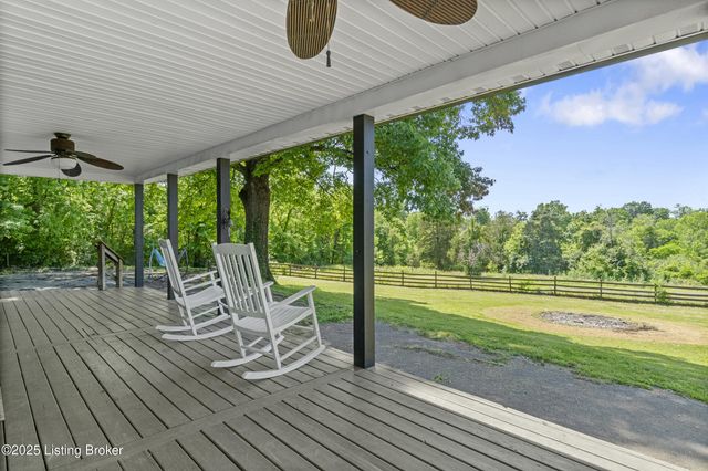 7 Settlers Trace Rd, Louisville, KY 40291