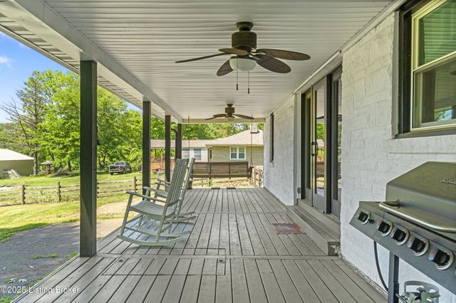 7 Settlers Trace Rd, Louisville, KY 40291