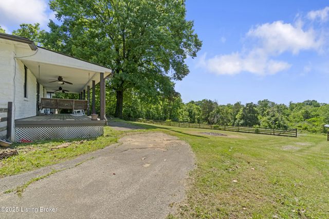 7 Settlers Trace Rd, Louisville, KY 40291