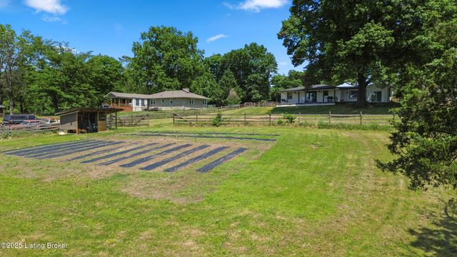 7 Settlers Trace Rd, Louisville, KY 40291