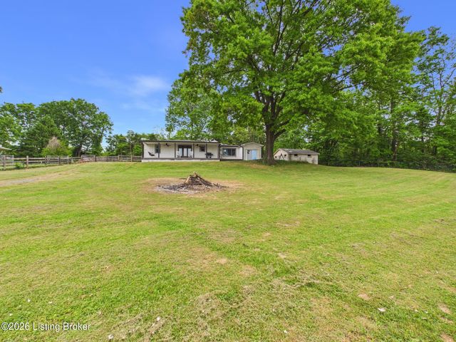 7 Settlers Trace Rd, Louisville, KY 40291