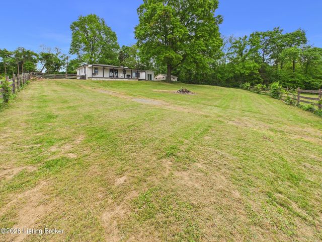 7 Settlers Trace Rd, Louisville, KY 40291