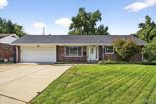 9640 Casa Rosa Drive, St Louis, MO 63123