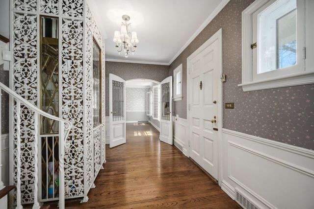6103 N Kirkwood Avenue, Chicago, IL 60646